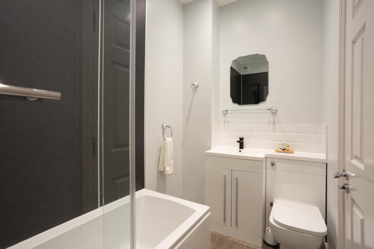 The Falcon Tap Boutique Inn Йорк Экстерьер фото